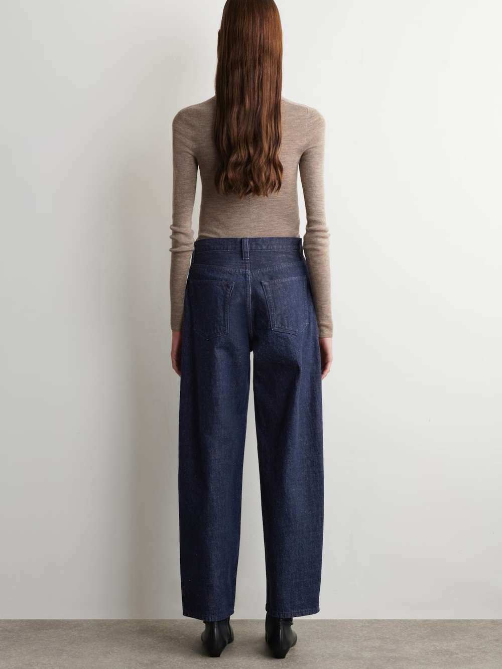 NWT (size 26) COS BAY BARREL-LEG JEANS - Picture 4 of 13